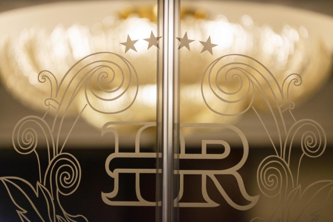 Hotel Rojan Сульмона Екстер'єр фото