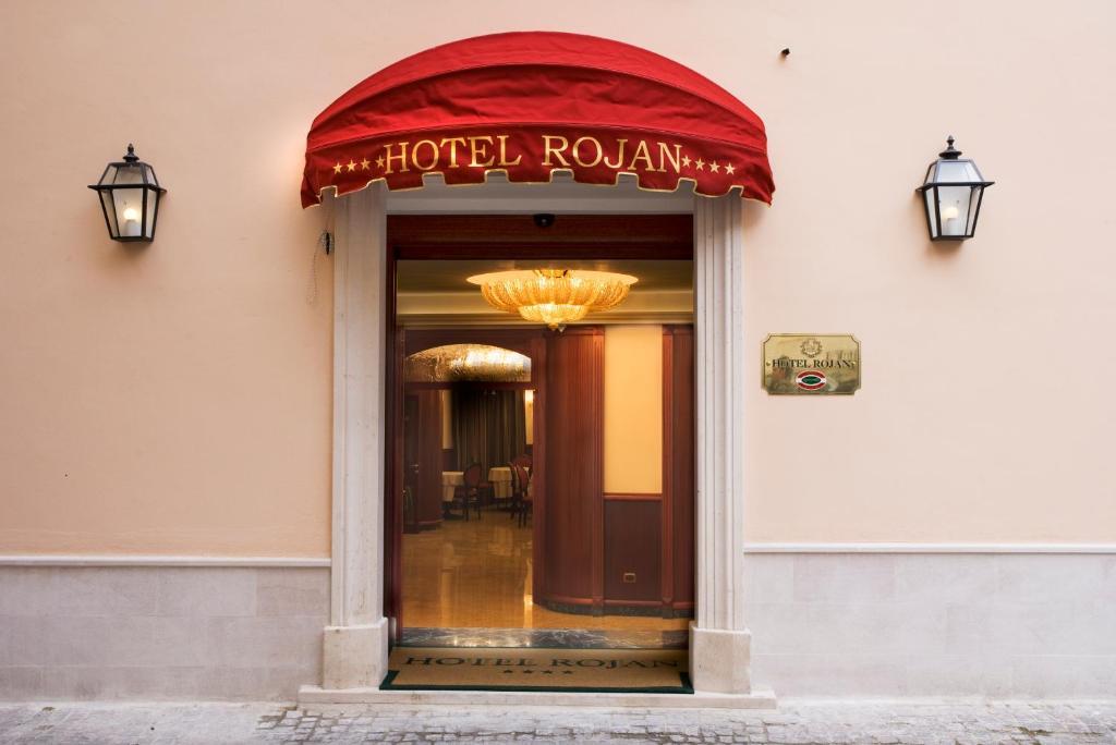 Hotel Rojan Сульмона Екстер'єр фото