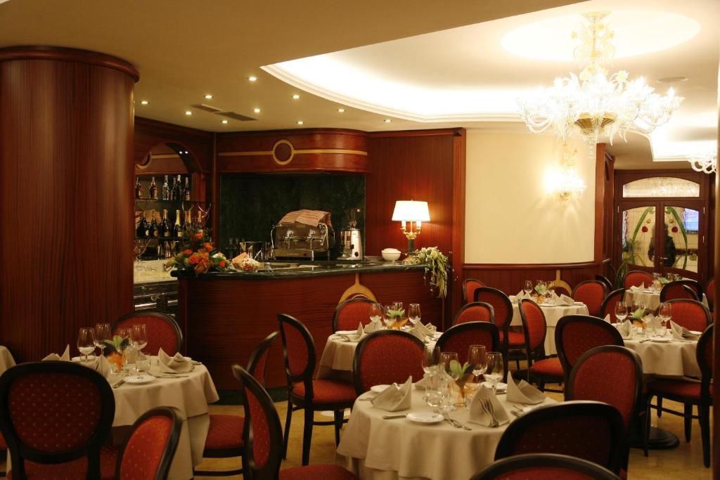 Hotel Rojan Сульмона Екстер'єр фото