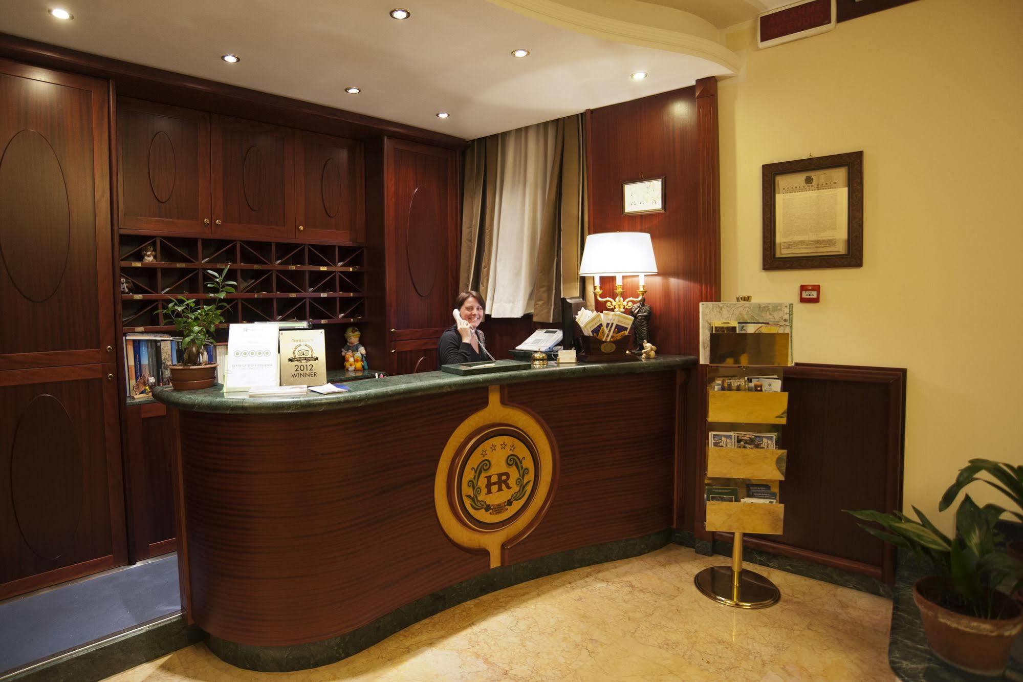 Hotel Rojan Сульмона Екстер'єр фото
